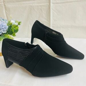 ANDIAMO AMUNOZ  Black Ankle Booties for Women Size 8.5 M